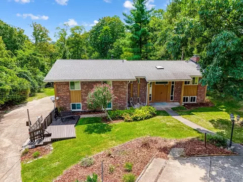 5332 Chatelaine Ct, Cincinnati, OH 45247