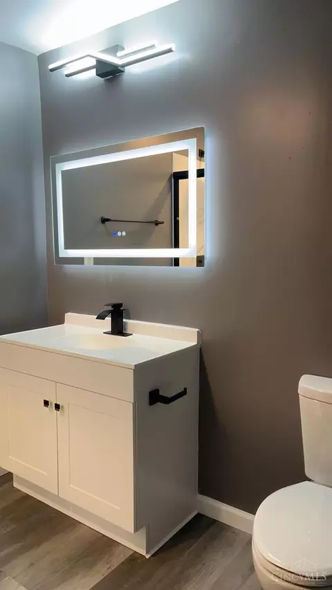 Bath - 2126 Trapp Ct, Cincinnati, OH 45231 photo 2 of 3