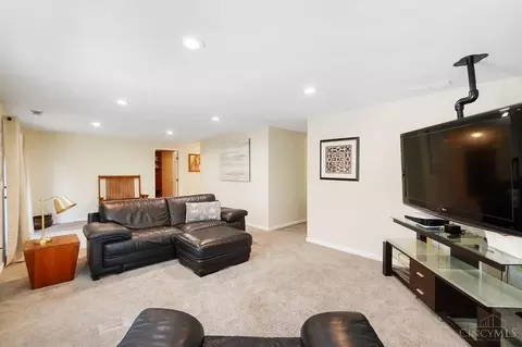 Living - 11320 Snider Rd, Cincinnati, OH 45249 photo 4 of 4