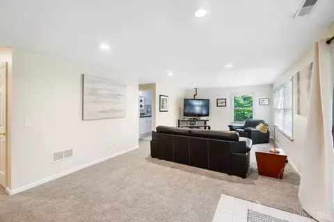 Living - 11320 Snider Rd, Cincinnati, OH 45249 photo 3 of 4