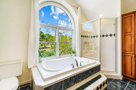 Bath - 11320 Snider Rd, Cincinnati, OH 45249 photo 7 of 13