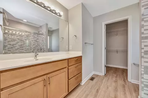 Bath - 3234 Gilbert Ave, Cincinnati, OH 45207 photo 2 of 4