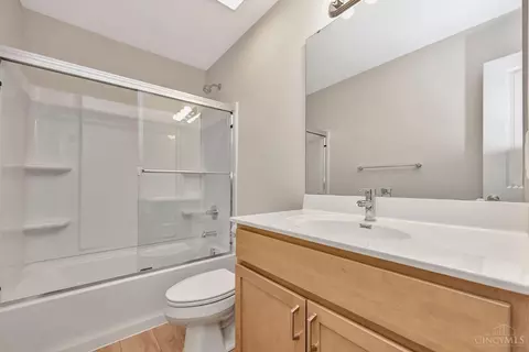 Bath - 3234 Gilbert Ave, Cincinnati, OH 45207 photo 4 of 4