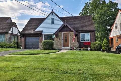 2619 Mt Airy Ave, Cincinnati, OH 45239