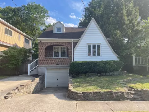 3445 Oak View Pl, Cincinnati, OH 45209
