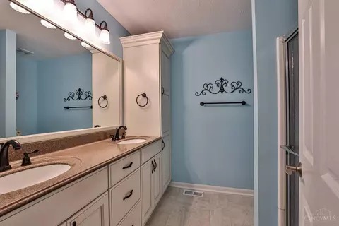 4197 Gensen Loop, Cincinnati, OH 45245 photo 21