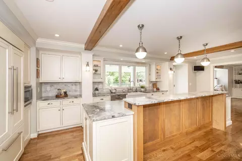Kitchen - 10042 Wimbledon Ct, Montgomery, OH 45242 photo 5 of 8