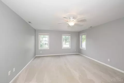 Bedroom - 10042 Wimbledon Ct, Montgomery, OH 45242 photo 13 of 15