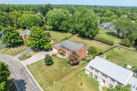 View/Area - 10042 Wimbledon Ct, Montgomery, OH 45242 photo 4 of 5