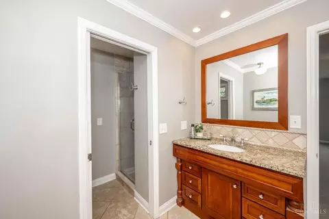 Bath - 10042 Wimbledon Ct, Montgomery, OH 45242 photo 4 of 6
