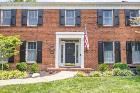 Exterior - 10042 Wimbledon Ct, Montgomery, OH 45242 photo 2 of 12