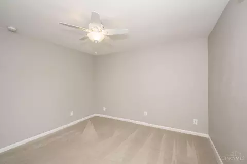Bedroom - 10042 Wimbledon Ct, Montgomery, OH 45242 photo 5 of 15