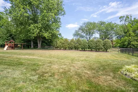 Exterior - 10042 Wimbledon Ct, Montgomery, OH 45242 photo 8 of 12