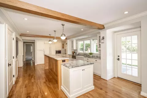 Kitchen - 10042 Wimbledon Ct, Montgomery, OH 45242 photo 1 of 8