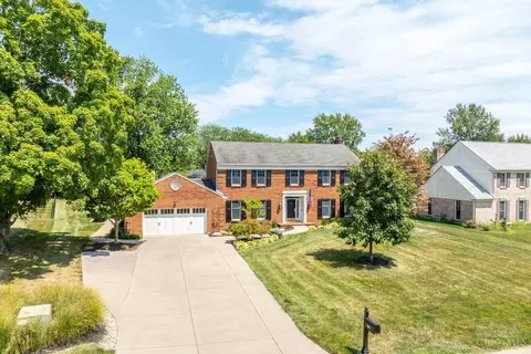 View/Area - 10042 Wimbledon Ct, Montgomery, OH 45242 photo 1 of 5