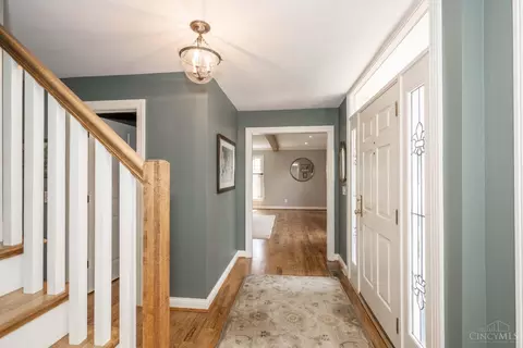 Entry Way - 10042 Wimbledon Ct, Montgomery, OH 45242 photo 1 of 4