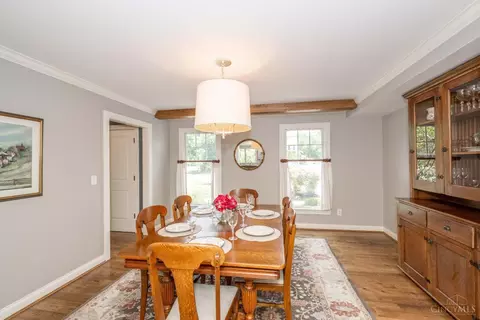 Dining - 10042 Wimbledon Ct, Montgomery, OH 45242 photo 2 of 4