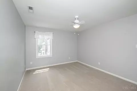 Bedroom - 10042 Wimbledon Ct, Montgomery, OH 45242 photo 11 of 15
