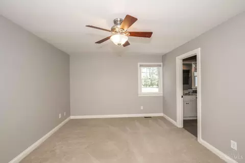 Bedroom - 10042 Wimbledon Ct, Montgomery, OH 45242 photo 2 of 15