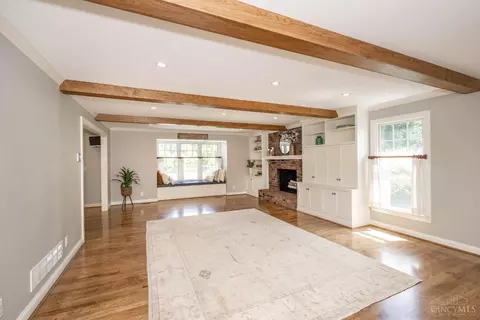 Living - 10042 Wimbledon Ct, Montgomery, OH 45242 photo 1 of 7
