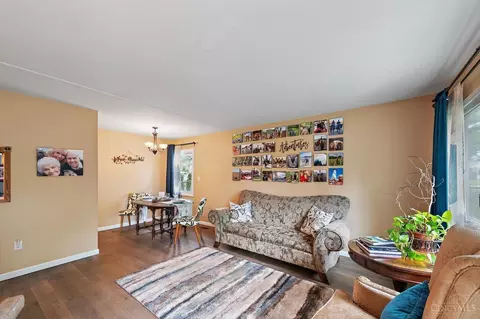 Living - 4287 Williams Ave, Cincinnati, OH 45236 photo 3 of 8