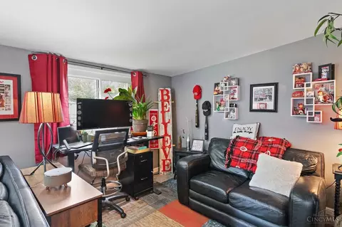 Living - 4287 Williams Ave, Cincinnati, OH 45236 photo 8 of 8