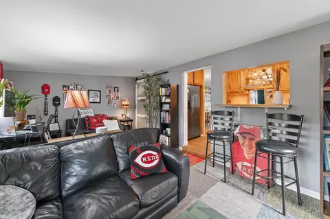 Living - 4287 Williams Ave, Cincinnati, OH 45236 photo 6 of 8