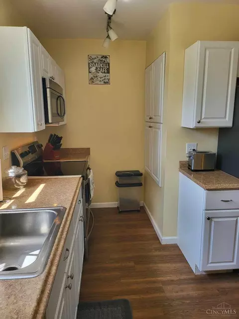 Kitchen - 1914 Stevens Ave, Mount Healthy, OH 45231 photo 2 of 3