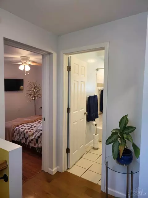 Entry Way - 1914 Stevens Ave, Mount Healthy, OH 45231 photo 2 of 4