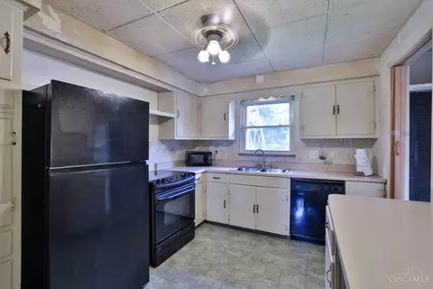 4041 Ponder Dr, Cincinnati, OH 45245 photo 9