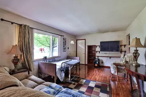 4041 Ponder Dr, Cincinnati, OH 45245 photo 4
