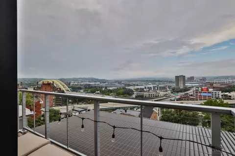 View/Area - 337 Oregon St, Cincinnati, OH 45202 photo 8 of 12