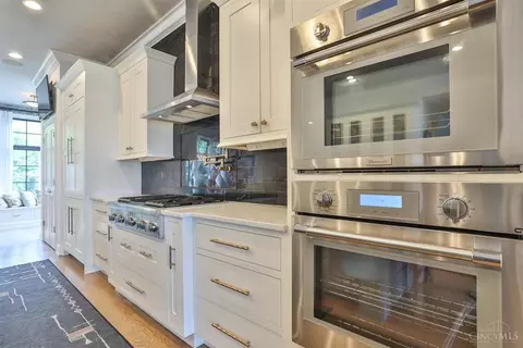 Kitchen - 337 Oregon St, Cincinnati, OH 45202 photo 2 of 6