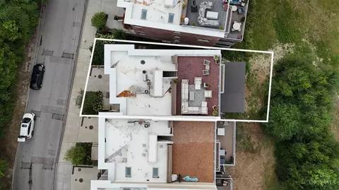 View/Area - 337 Oregon St, Cincinnati, OH 45202 photo 5 of 12