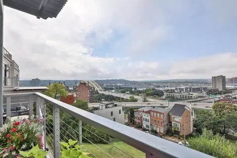 View/Area - 337 Oregon St, Cincinnati, OH 45202 photo 11 of 12