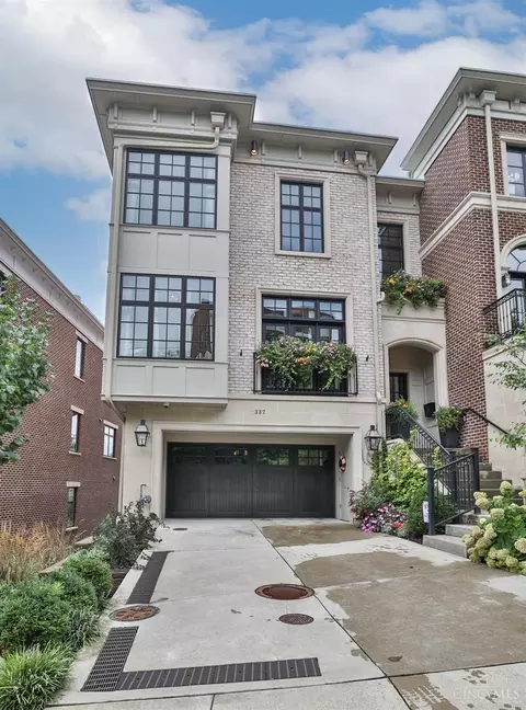 Exterior - 337 Oregon St, Cincinnati, OH 45202 photo 3 of 10