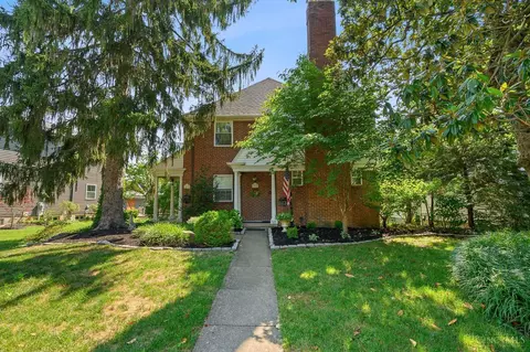 3832 Beech St, Mariemont, OH 45227