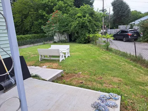 Exterior - 2556 Ring Pl, Cincinnati, OH 45204 photo 6 of 10