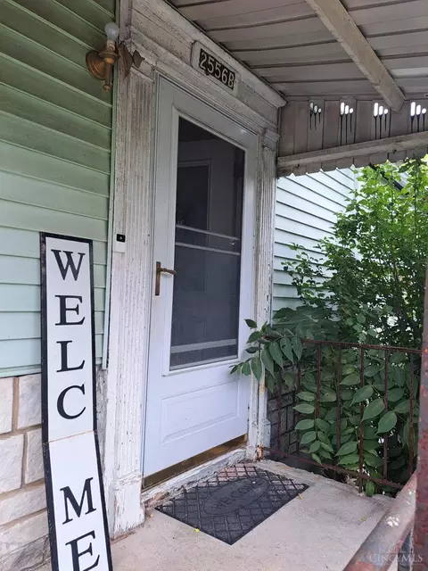 Exterior - 2556 Ring Pl, Cincinnati, OH 45204 photo 3 of 10