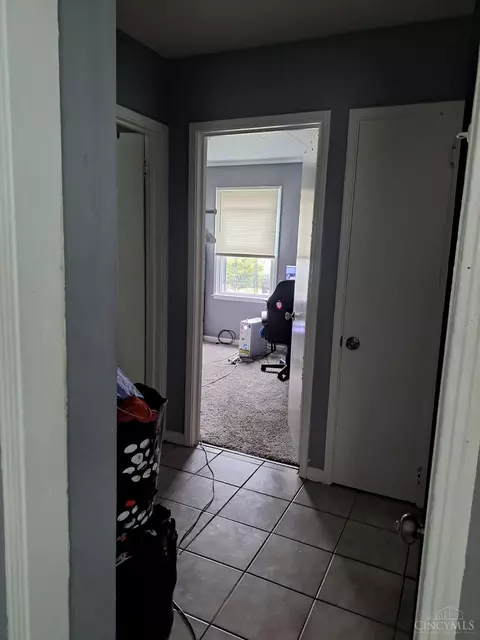 Entry Way - 2556 Ring Pl, Cincinnati, OH 45204 photo 1 of 1