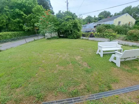 Exterior - 2556 Ring Pl, Cincinnati, OH 45204 photo 8 of 10