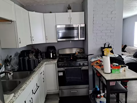 Kitchen - 2556 Ring Pl, Cincinnati, OH 45204 photo 2 of 2