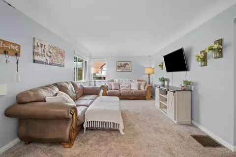 1044 Morado Dr, Cincinnati, OH 45238 photo 5