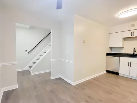 Entry Way - 1163 Witt Rd #302, Cincinnati, OH 45255 photo 2 of 9