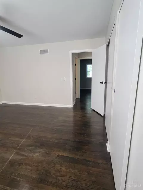 Bedroom - 1163 Witt Rd #302, Cincinnati, OH 45255 photo 3 of 8