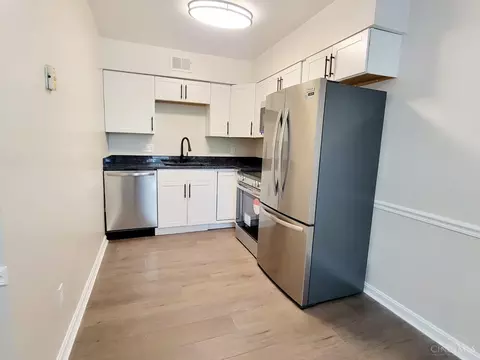 Kitchen - 1163 Witt Rd #302, Cincinnati, OH 45255 photo 1 of 2