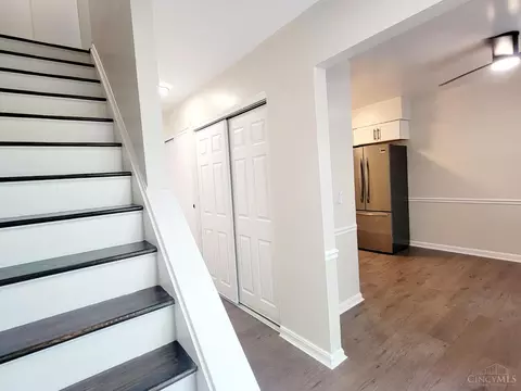 Entry Way - 1163 Witt Rd #302, Cincinnati, OH 45255 photo 3 of 9