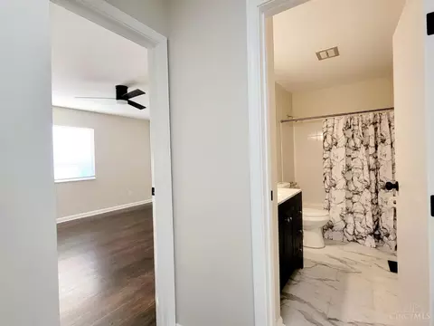 Entry Way - 1163 Witt Rd #302, Cincinnati, OH 45255 photo 8 of 9