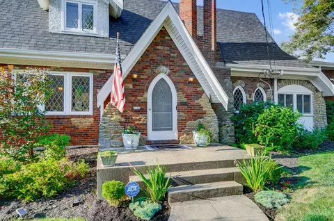 7526 Montgomery Rd, Cincinnati, OH 45236 photo 3
