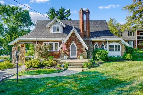 7526 Montgomery Rd, Cincinnati, OH 45236